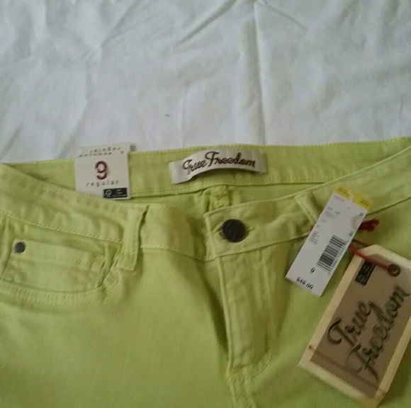 True Freedom Chartreuse Jeans - Picture 2 of 5
